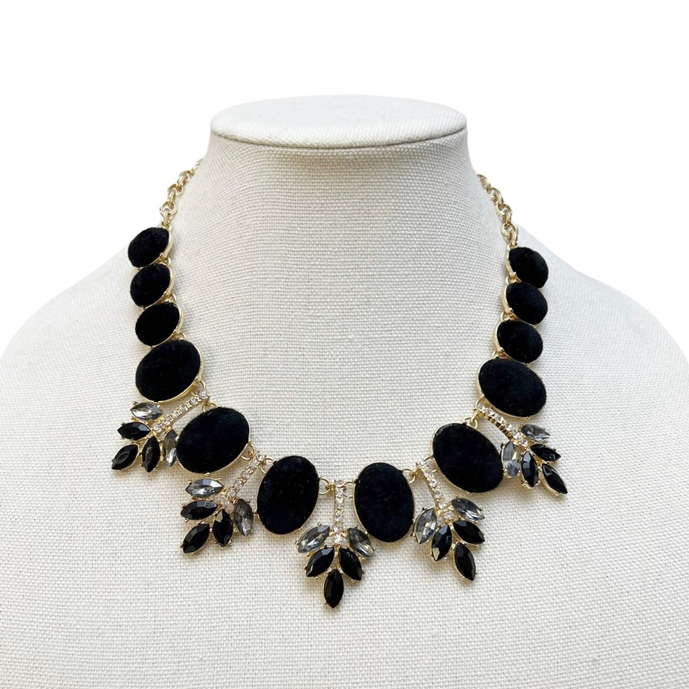 INC International Concepts Black Velvet Crystal Leaf Collar Statement Necklace - Picture 1 of 4